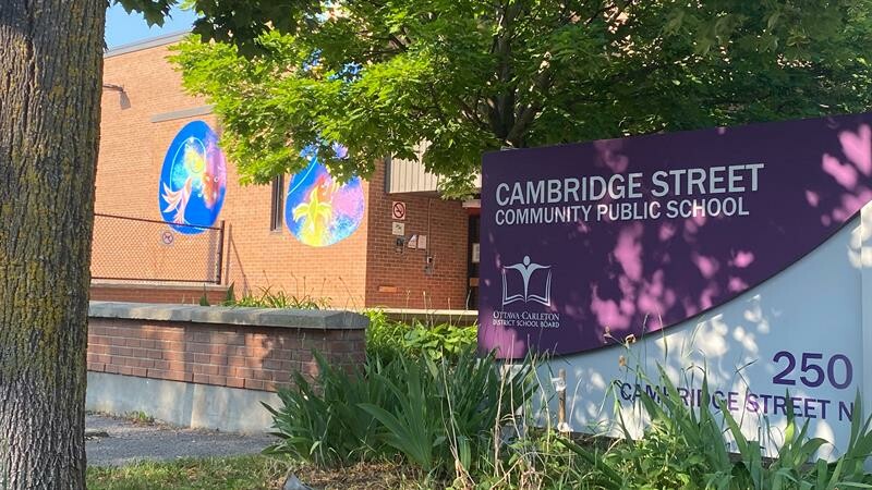 Picture of the front of Cambridge Street School